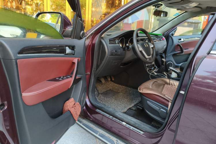 Used Zotye T600 2015 Family Edition 2.0T Manual Elite Version Driver Seat