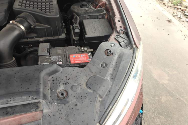 Used Zotye T600 2015 2.0T DCT Prestige Edition Engine Bay Left