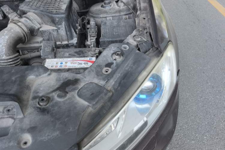 Used Zotye T600 2015 1.5T Manual Elite Model Engine Bay Left
