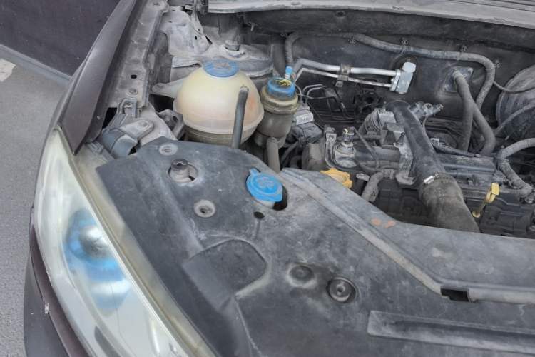Used Zotye T600 2015 1.5T Manual Elite Model Engine Bay Right