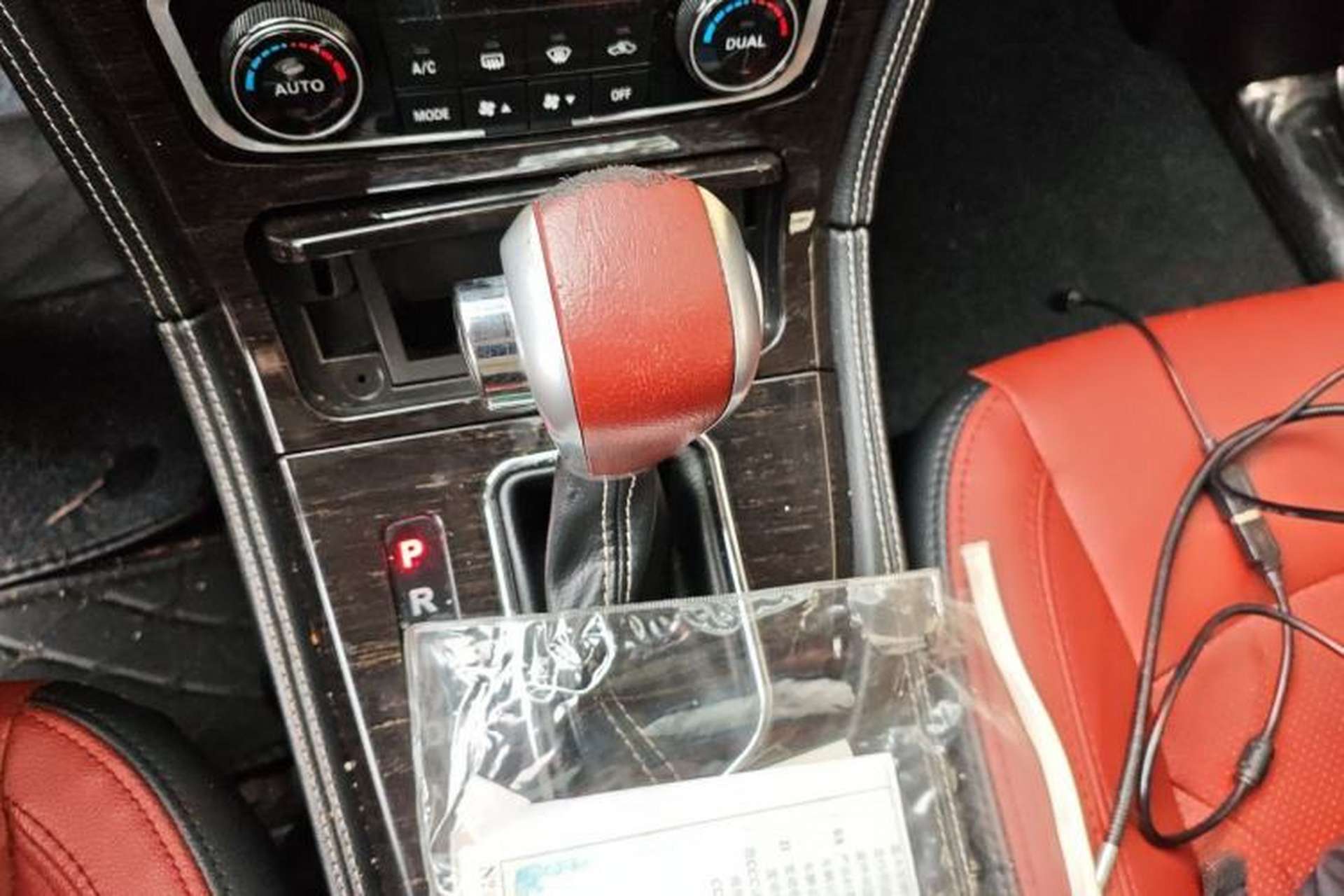 Used Zotye T600 2015 2.0T DCT Prestige Edition Gear Lever