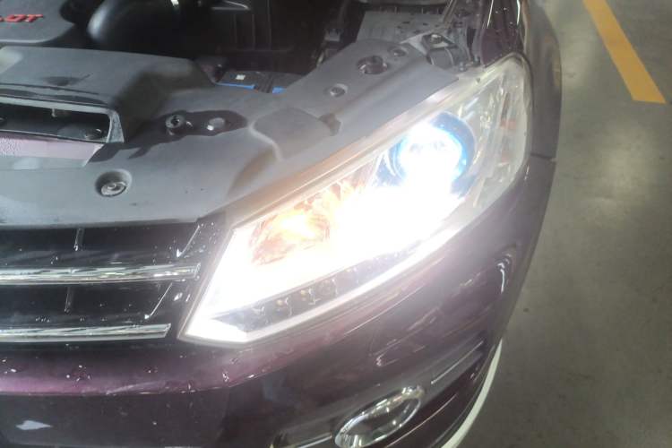Used Zotye T600 2015 2.0T DCT Prestige Edition Left Front Headlight