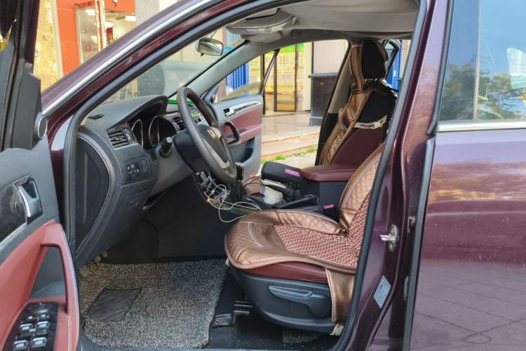 Used Zotye T600 2015 Family Edition 2.0T Manual Elite Version Left Front Seat