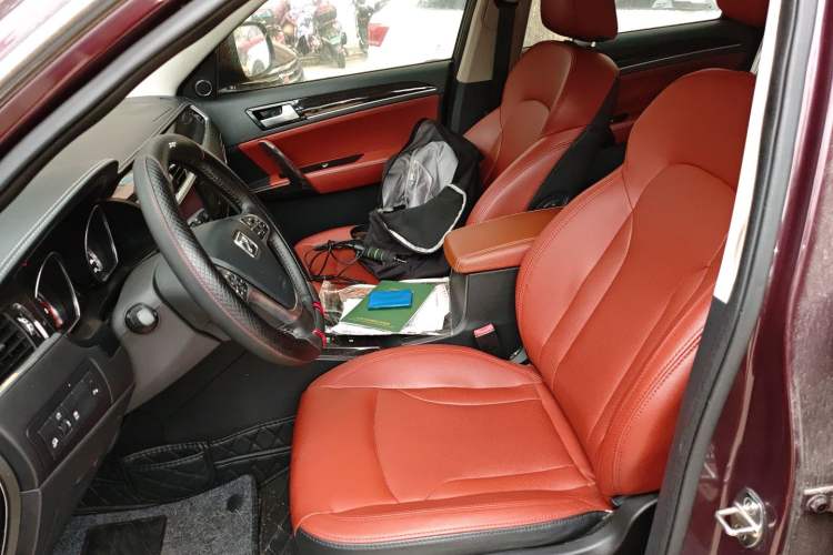 Used Zotye T600 2015 2.0T DCT Prestige Edition Left Front Seat