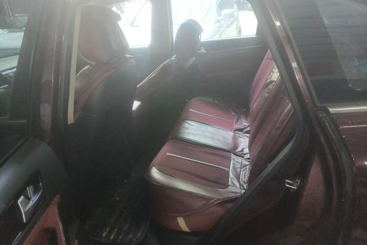 Used Zotye T600 2015 2.0T DCT Prestige Edition Left Rear Seat