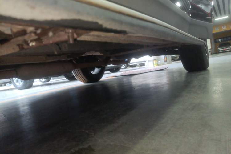 Used Zotye T600 2015 2.0T DCT Prestige Edition Left Side Sill