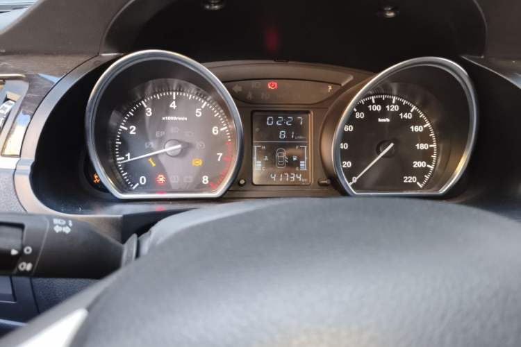 Used Zotye T600 2015 Family Edition 2.0T Manual Elite Version Odometer Close Up