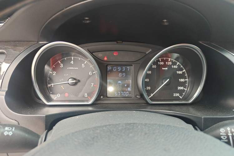 Used Zotye T600 2015 2.0T DCT Prestige Edition Odometer Close Up