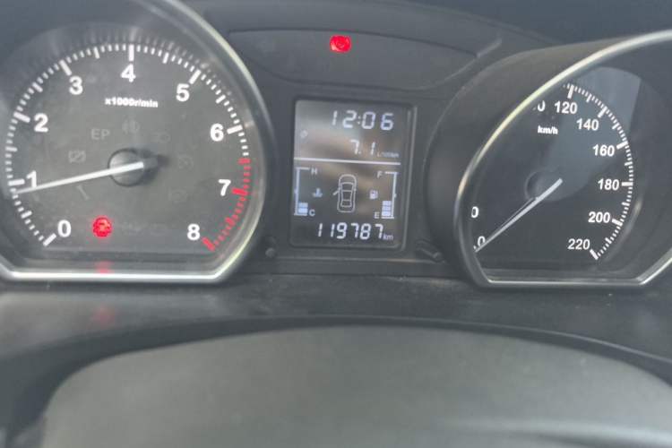 Used Zotye T600 2015 1.5T Manual Elite Model Odometer Close Up