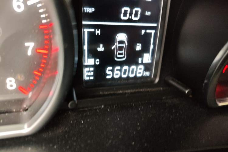 Used Zotye T600 2015 2.0T DCT Prestige Edition Odometer Close Up