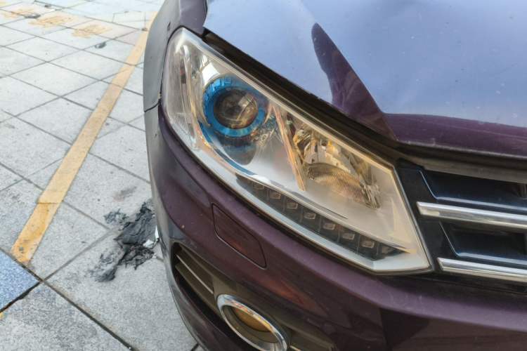 Used Zotye T600 2015 Family Edition 2.0T Manual Elite Version Right Front Headlight