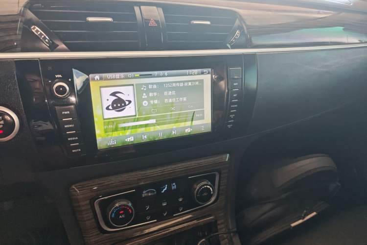 Used Zotye T600 2015 1.5T Manual Luxury Model Audio And AC Panel