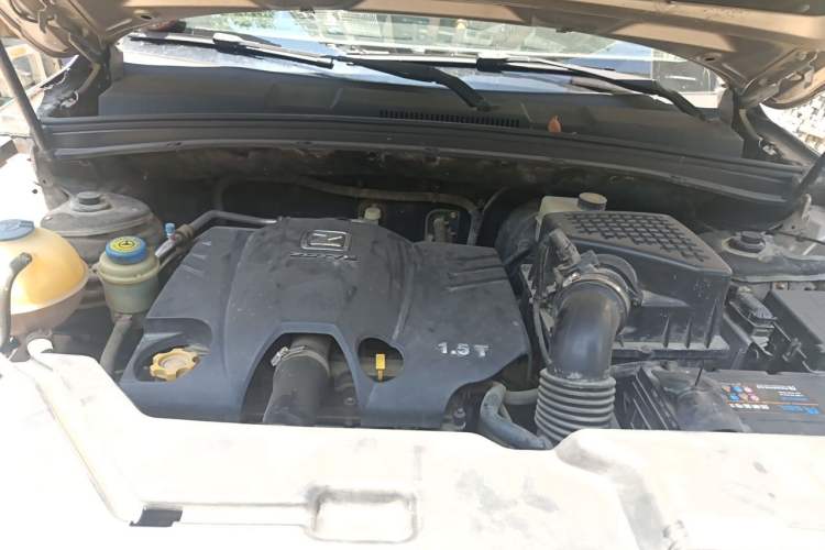 Used Zotye T600 2015 1.5T Manual Luxury Model Engine Bay