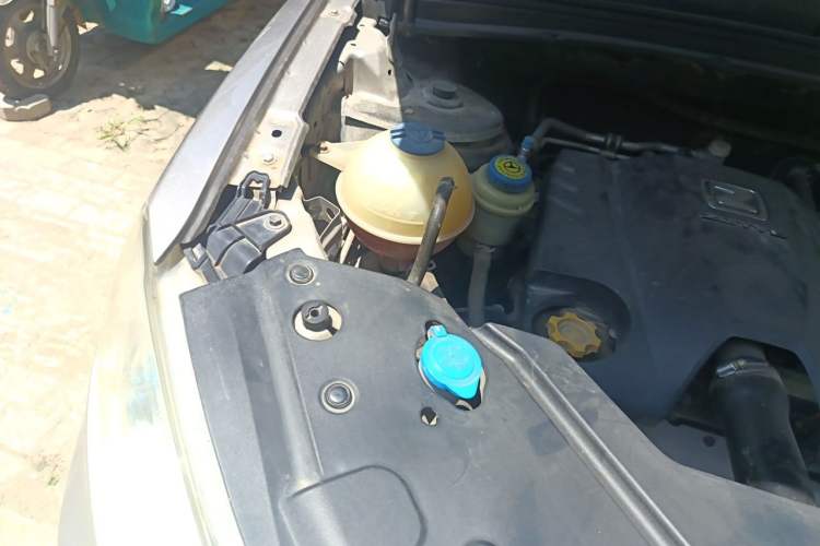 Used Zotye T600 2015 1.5T Manual Luxury Model Engine Bay Right