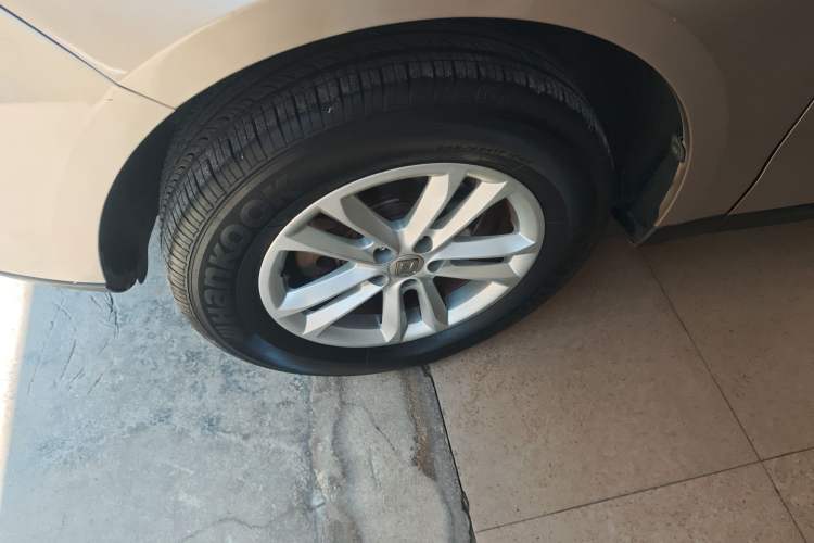 Used Zotye T600 2015 1.5T Manual Luxury Model Left Front Wheel Hub