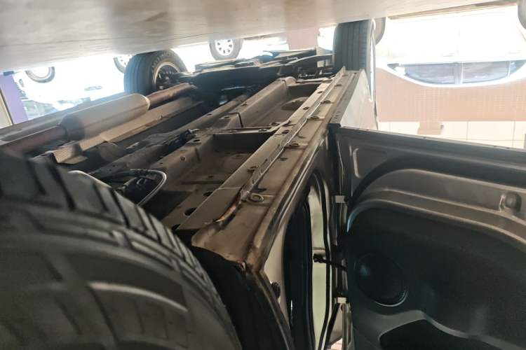 Used Zotye T600 2015 1.5T Manual Luxury Model Left Side Sill