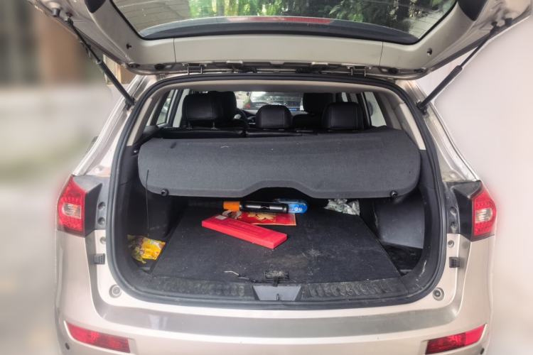 Used Zotye T600 2015 Family Edition 2.0T Manual Elite Version Trunk