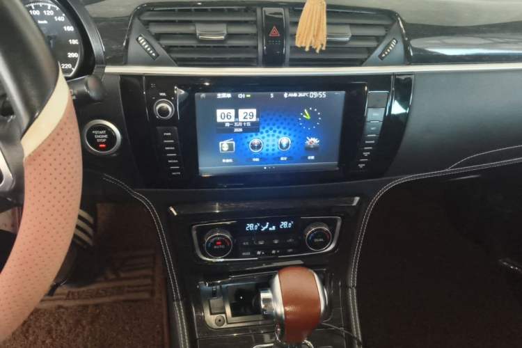 Used Zotye T600 2015 2.0T DCT Prestige Edition Audio And AC Panel