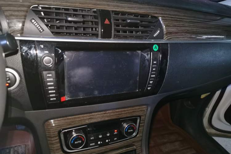 Used Zotye T600 2015 1.5T Manual Flagship Model Audio And AC Panel