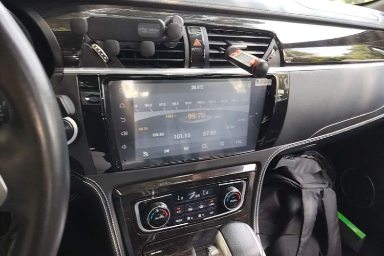 Used Zotye T600 2015 2.0T DCT Prestige Edition Audio And AC Panel