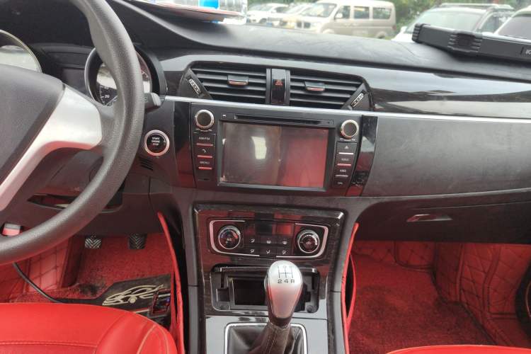 Used Zotye T600 2015 Family Edition 2.0T Manual Elite Version Audio And AC Panel