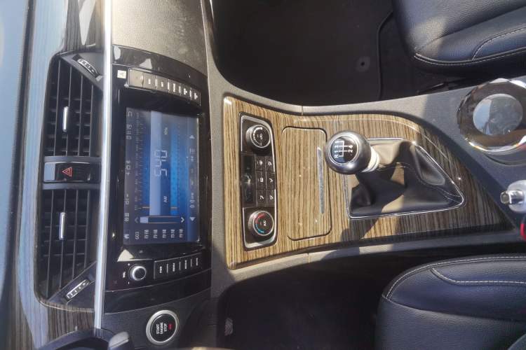 Used Zotye T600 2015 1.5T Manual Luxury Model Audio And AC Panel
