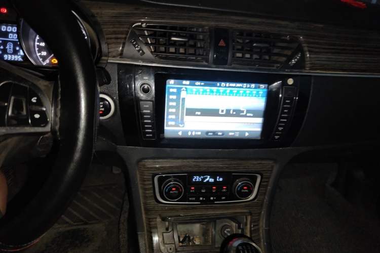 Used Zotye T600 2015 1.5T Manual Luxury Model Audio And AC Panel