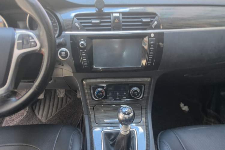 Used Zotye T600 2015 1.5T Manual Luxury Model Audio And AC Panel