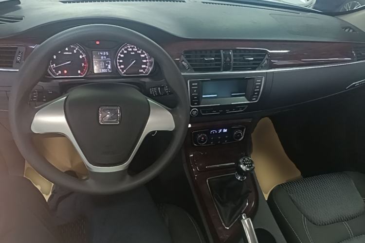 Used Zotye T600 2015 1.5T Manual Elite Model Center Console