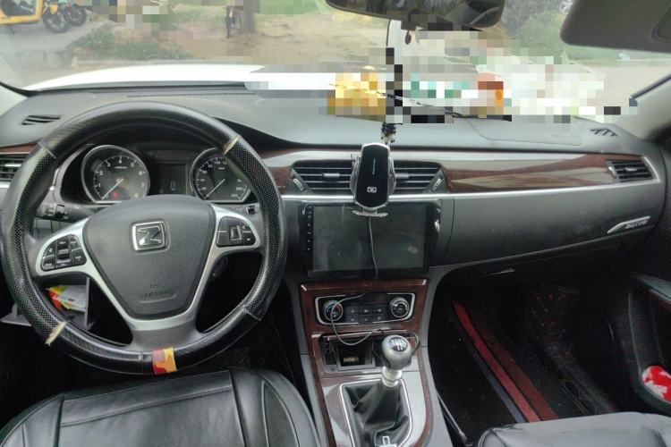 Used Zotye T600 2015 1.5T Manual Elite Model Center Console