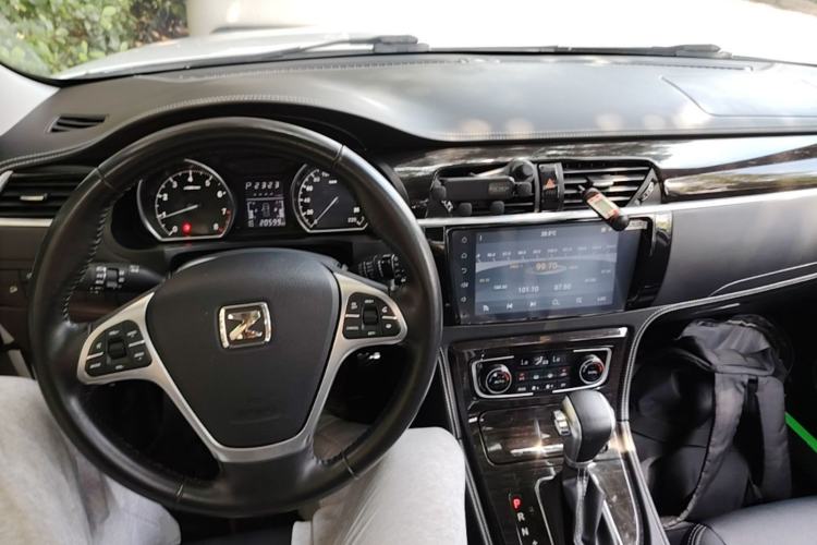 Used Zotye T600 2015 2.0T DCT Prestige Edition Center Console