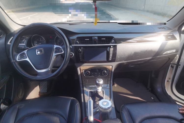 Used Zotye T600 2015 1.5T Manual Luxury Model Center Console