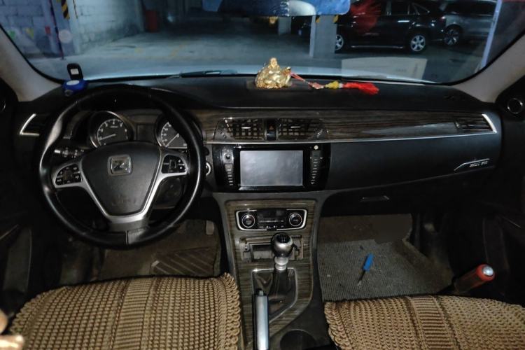 Used Zotye T600 2015 1.5T Manual Luxury Model Center Console