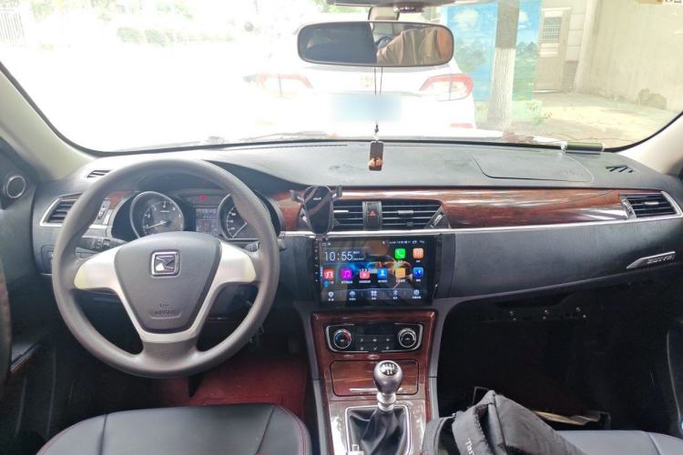 Used Zotye T600 2015 1.5T Manual Elite Model Center Console