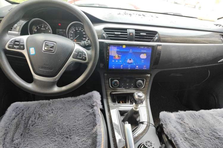 Used Zotye T600 2015 1.5T Manual Luxury Model Center Console