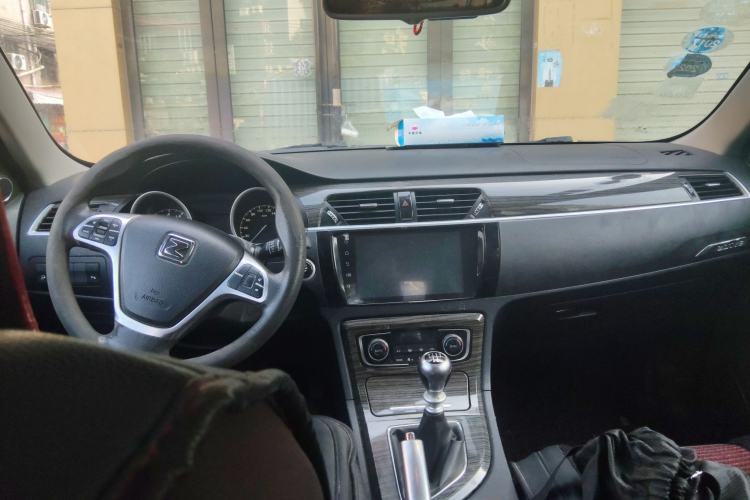 Used Zotye T600 2015 1.5T Manual Luxury Model Center Console