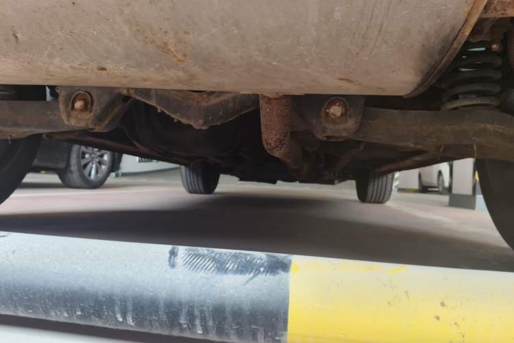 Used Zotye T600 2015 2.0T DCT Prestige Edition Chassis Rear