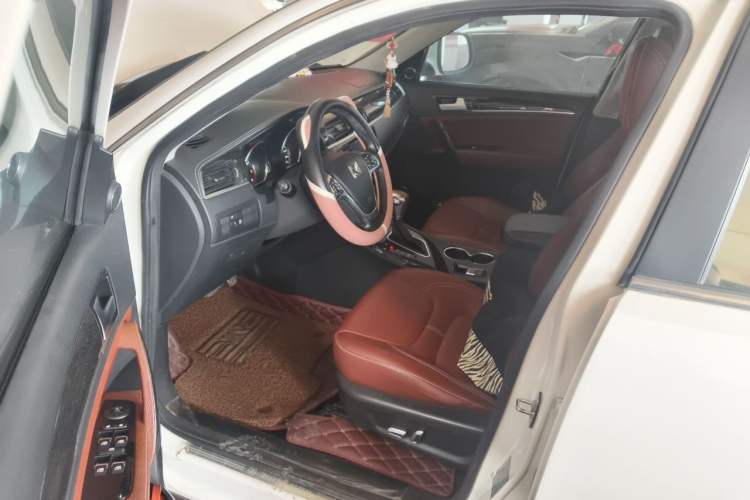 Used Zotye T600 2015 2.0T DCT Prestige Edition Driver Seat