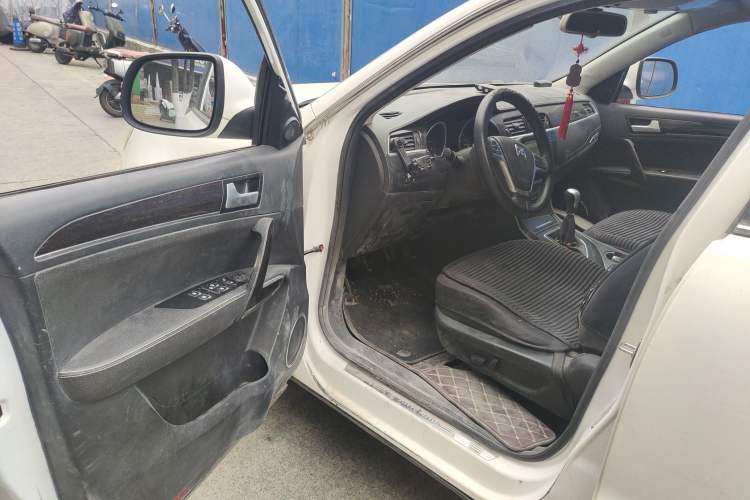 Used Zotye T600 2015 2.0T Manual Luxury Version Driver Seat