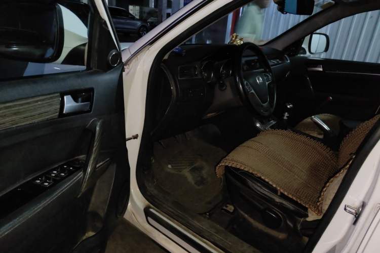 Used Zotye T600 2015 1.5T Manual Luxury Model Driver Seat