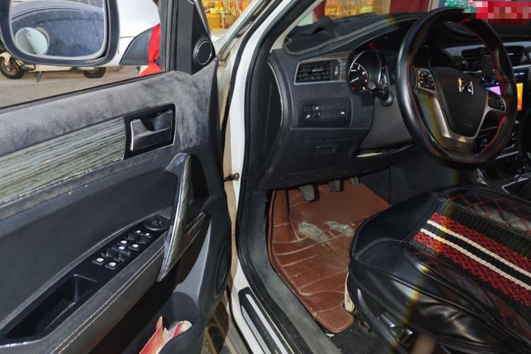 Used Zotye T600 2015 1.5T Manual Flagship Model Driver Seat
