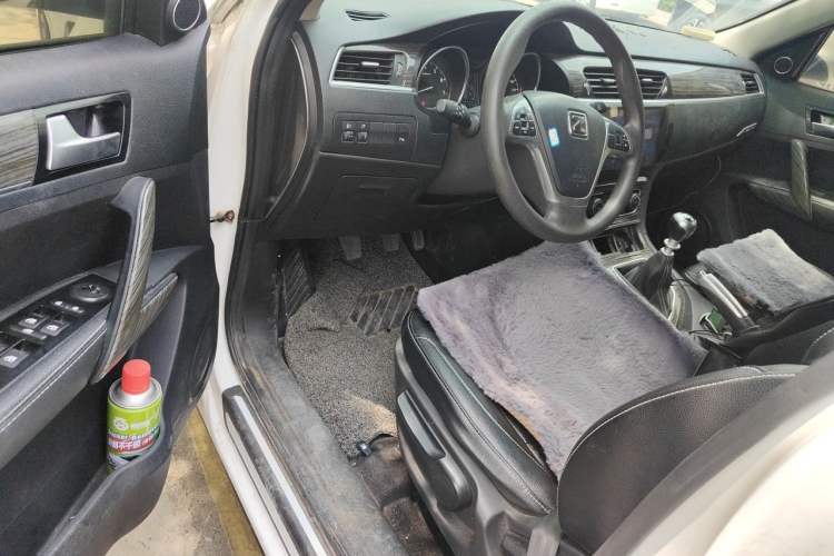Used Zotye T600 2015 1.5T Manual Luxury Model Driver Seat