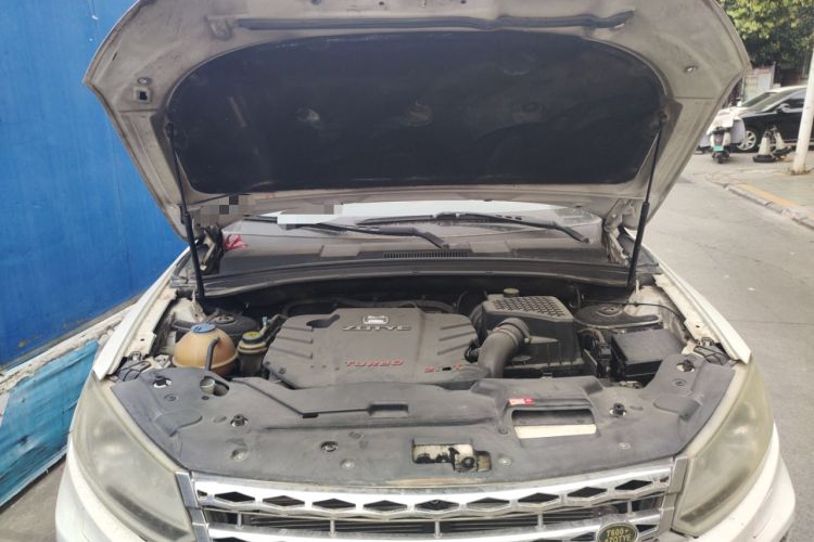 Used Zotye T600 2015 2.0T Manual Luxury Version Engine Bay