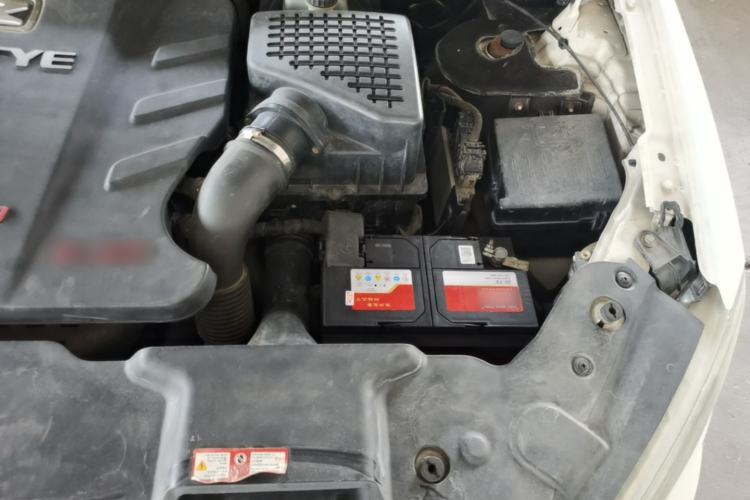Used Zotye T600 2015 2.0T DCT Flagship Edition Engine Bay Left