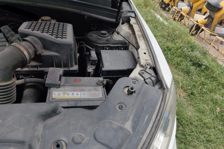 Used Zotye T600 2015 1.5T Manual Elite Model Engine Bay Left
