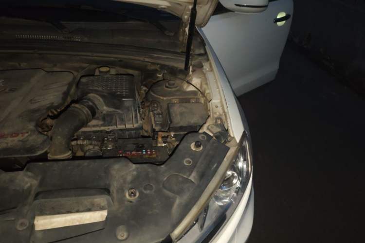 Used Zotye T600 2015 2.0T DCT Prestige Edition Engine Bay Left