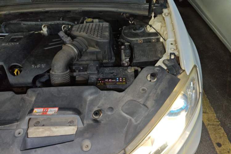 Used Zotye T600 2015 1.5T Manual Flagship Model Engine Bay Left