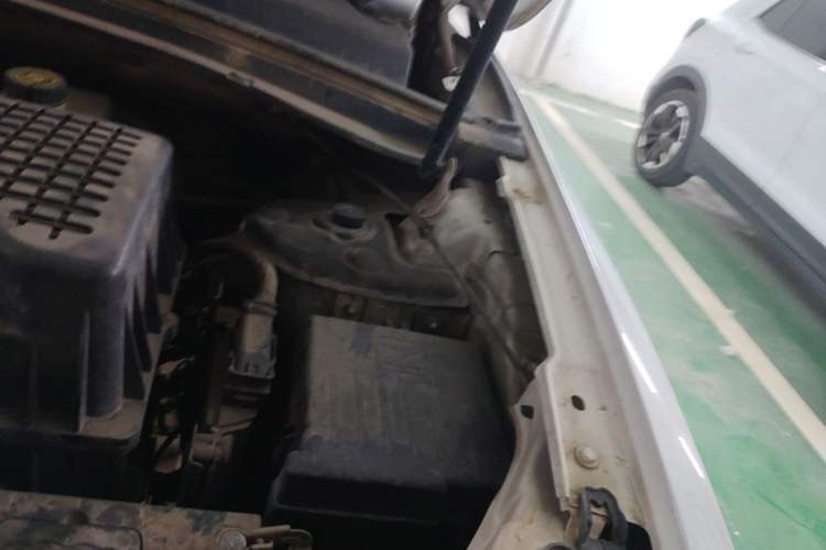 Used Zotye T600 2015 1.5T Manual Elite Model Engine Bay Left
