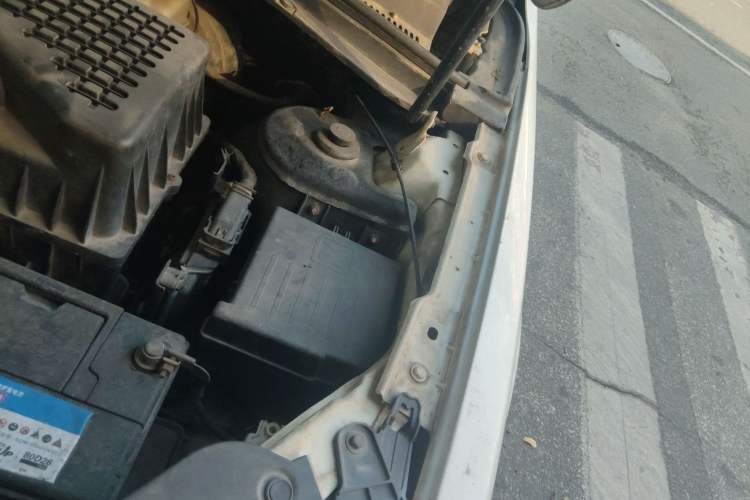 Used Zotye T600 2015 1.5T Manual Luxury Model Engine Bay Left