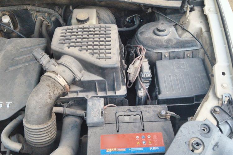Used Zotye T600 2015 1.5T Manual Elite Model Engine Bay Left